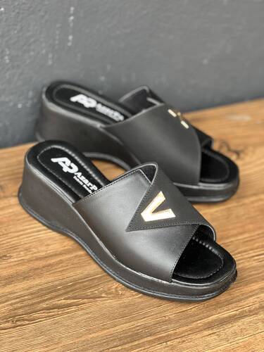 صندل لژ دار باران 