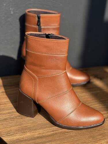 بوت پاشنه بلند 