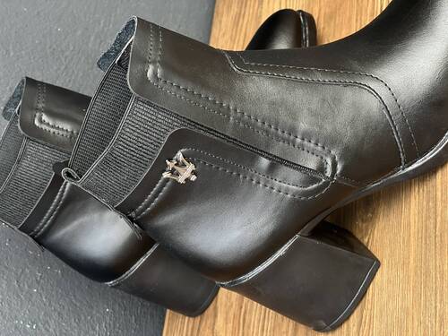 نیم بوت هنگامه