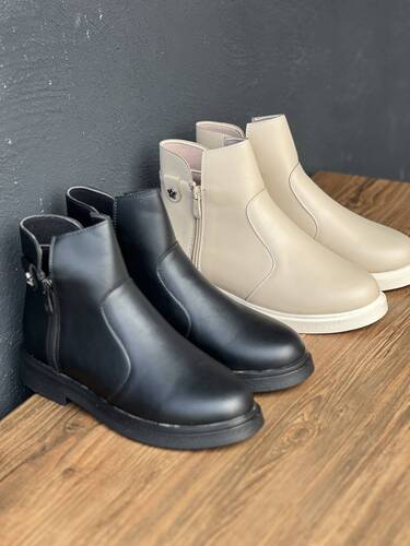 بوت نیم ساق ستاره 